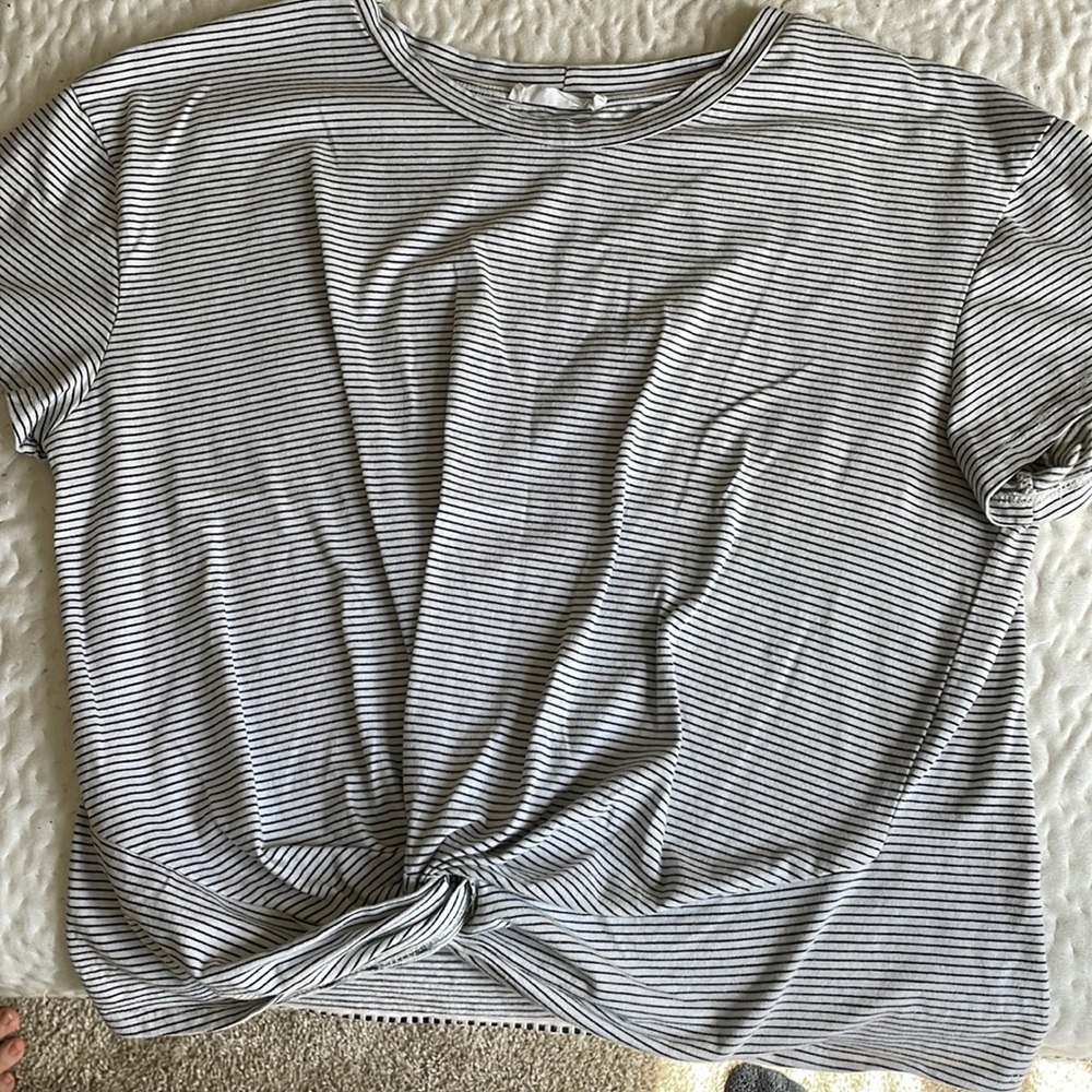 Woman’s crop shirt